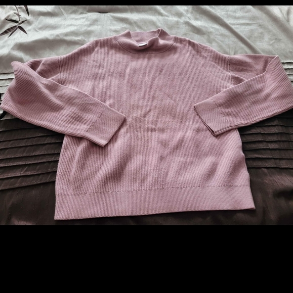 Cropped Sweater - Picture 3 of 4